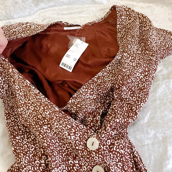 Urban Outfitters NWT floral wrap Romper - Picture 5 of 10